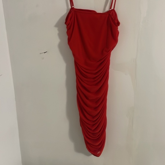 Red dress - Picture 2 of 3